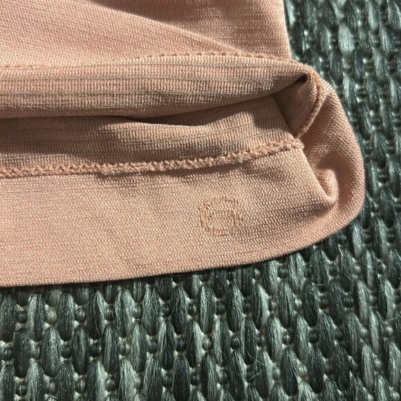 Lululemon Swiftly Tech Short Sleeve 2.0 - Picture 5 of 5